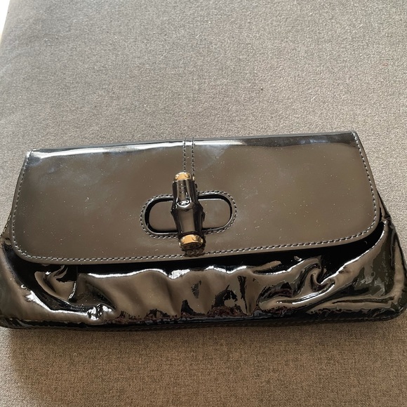 Small black Gucci clutch (authentic) - Patent Leather - Picture 2 of 8